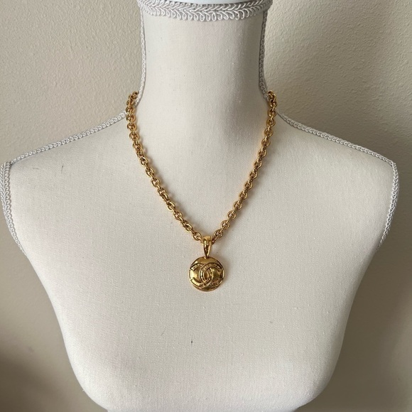 Chanel Vintage Gold CC Medallion Pendant Necklace - Picture 7 of 8